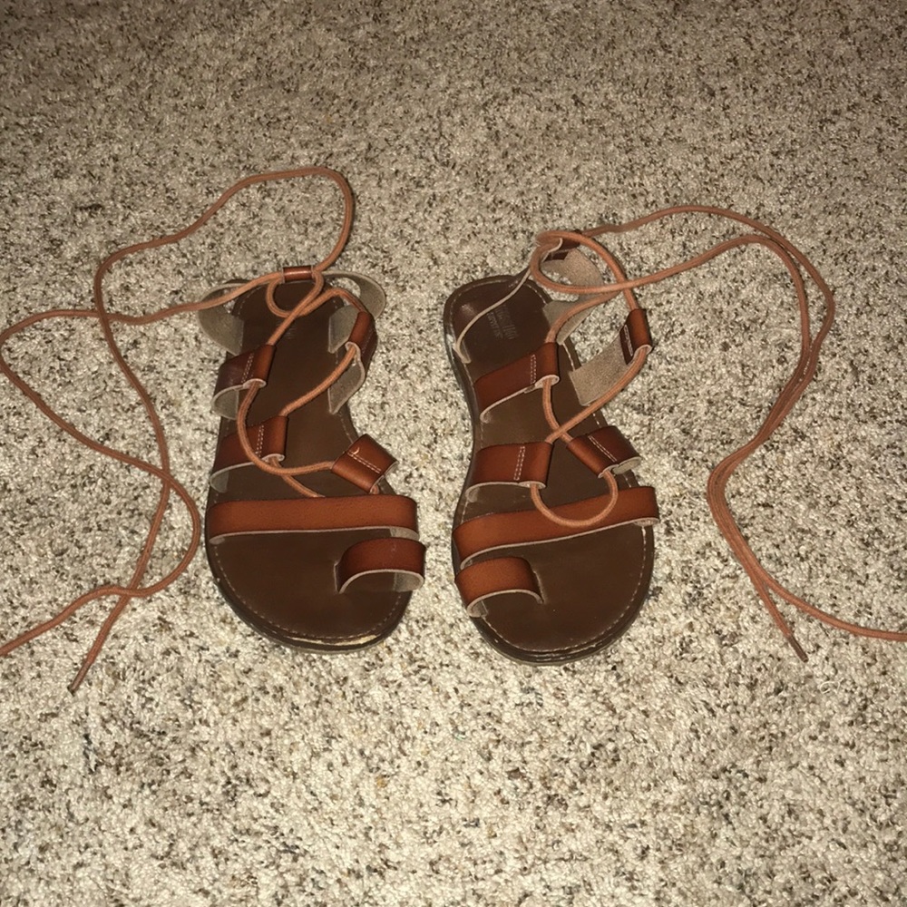 WRAP SANDALS